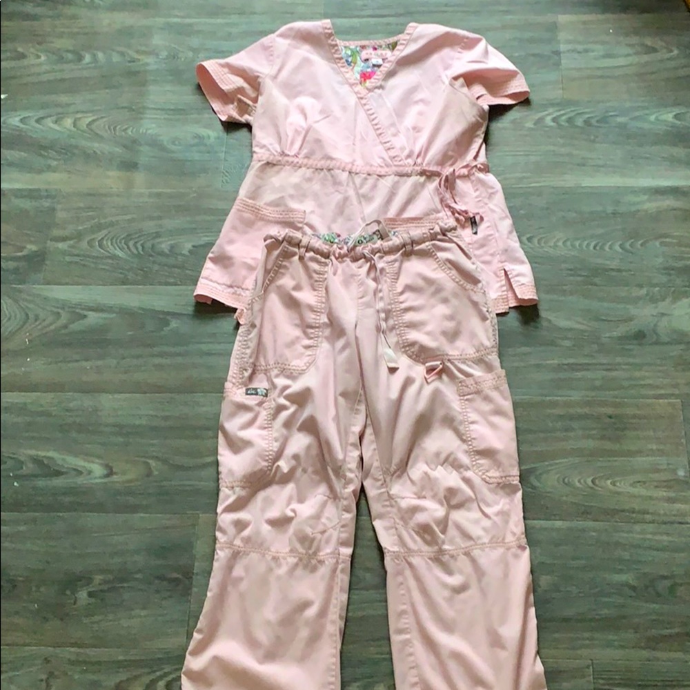 Set of pink koi scrubs 🌸